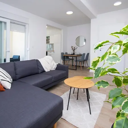 Pape Apartment